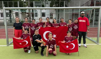 Avrupa Kız Futbol Şampiyonası’nda Berlin Aziz Nesin İlkokulu’na Büyük Övgü