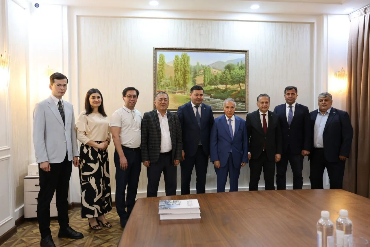 Özbekistan’da KGK Heyetine Yoğun İlgi