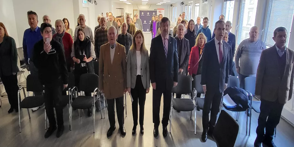 Dr. Naim Babüroğlu, Frankfurt’ta Atatürk ve Cumhuriyet’i anlattı