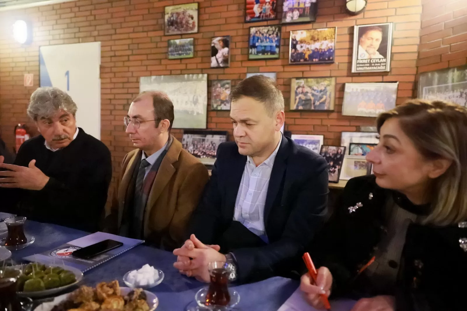 Başkonsolos Şanlı Berlin Türkiyemspor’u ziyaret etti