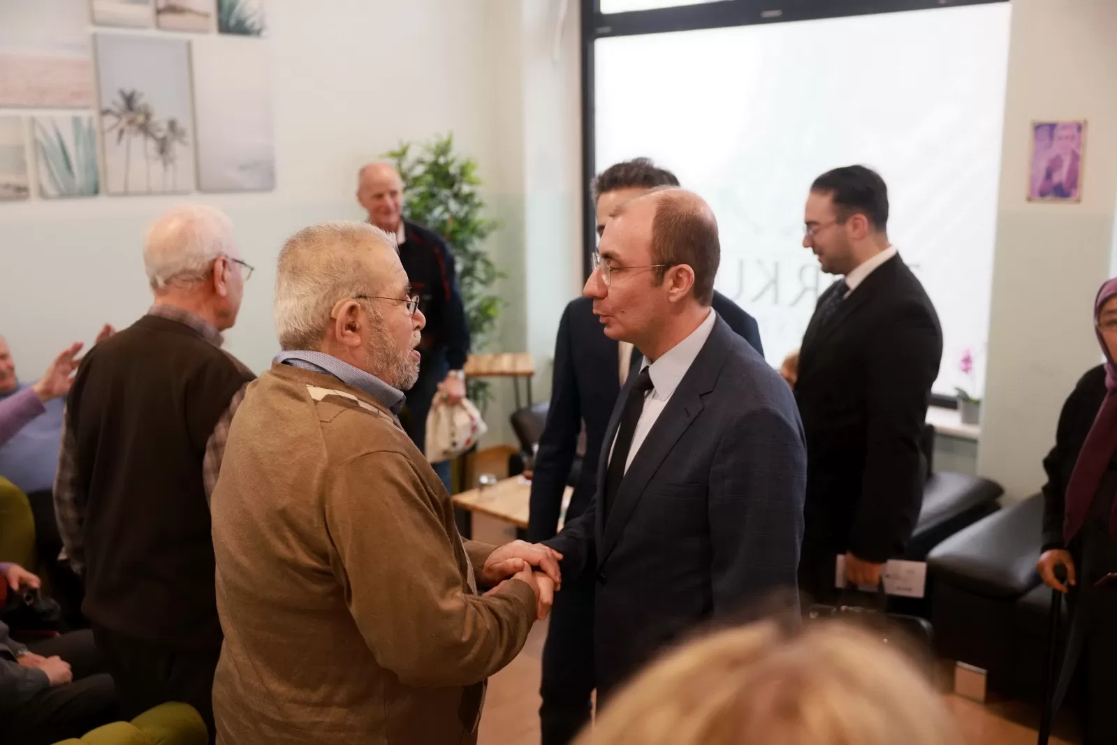 Başkonsolos Şanlı Turkuaz Gündüz Bakım Evi’ni ziyaret etti