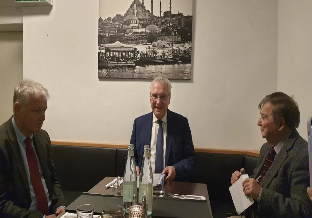 Çifte vatandaşlık yasasına saygılıyız