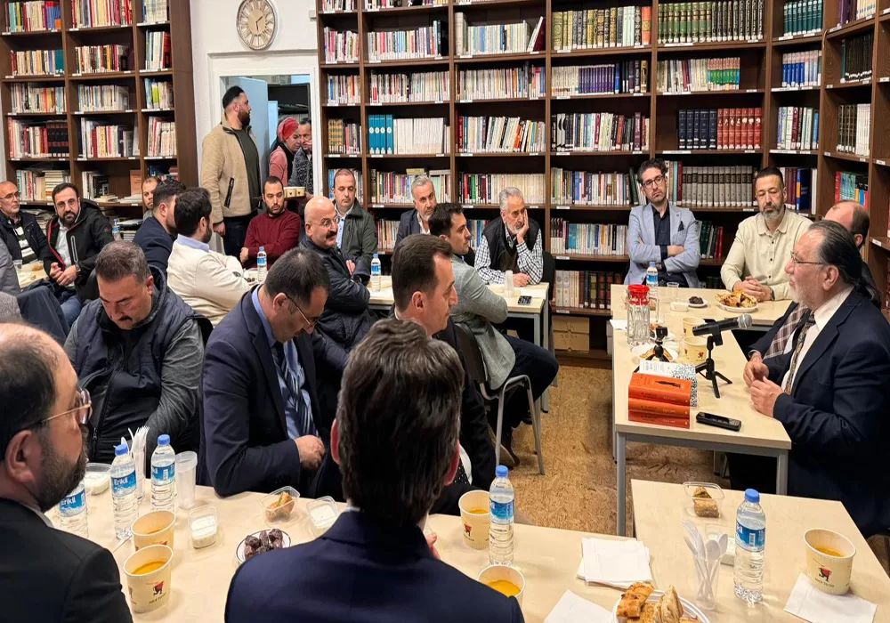 Berlin Türk Eğitim Derneği ilk iftarını verdi