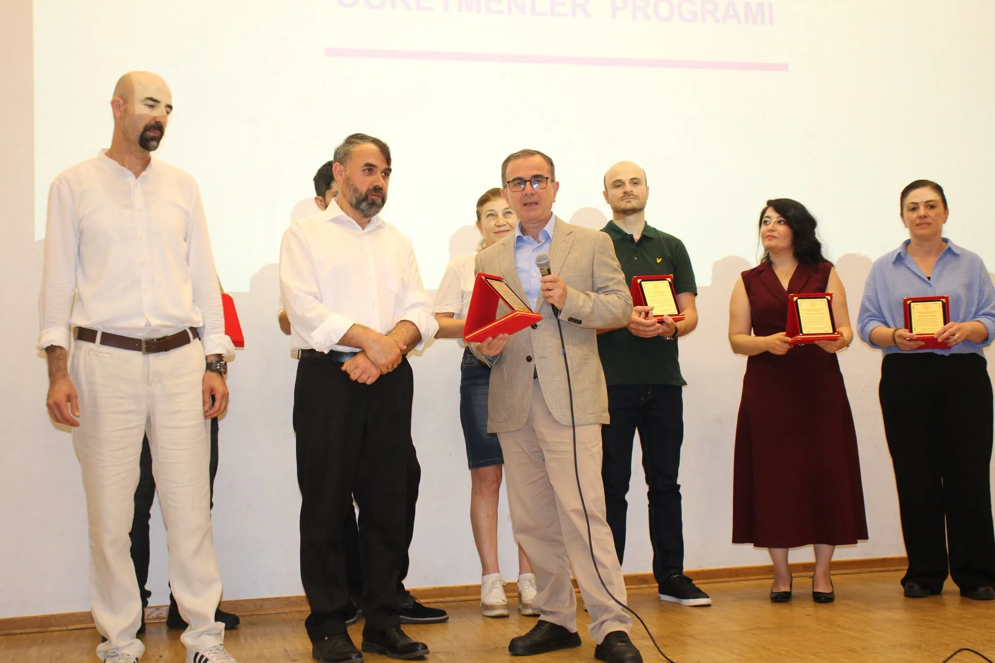Hamburg’da Türkçe Öğretmenlerine Duygu Dolu Veda