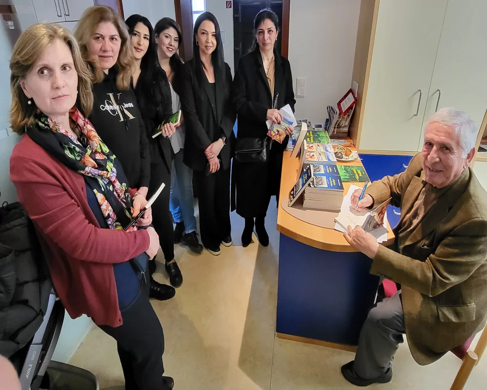 Akpınar, üçüncü kitabını önce öğrencilerine ve velilere tanıttı