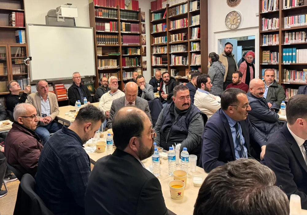 Berlin Türk Eğitim Derneği ilk iftarını verdi