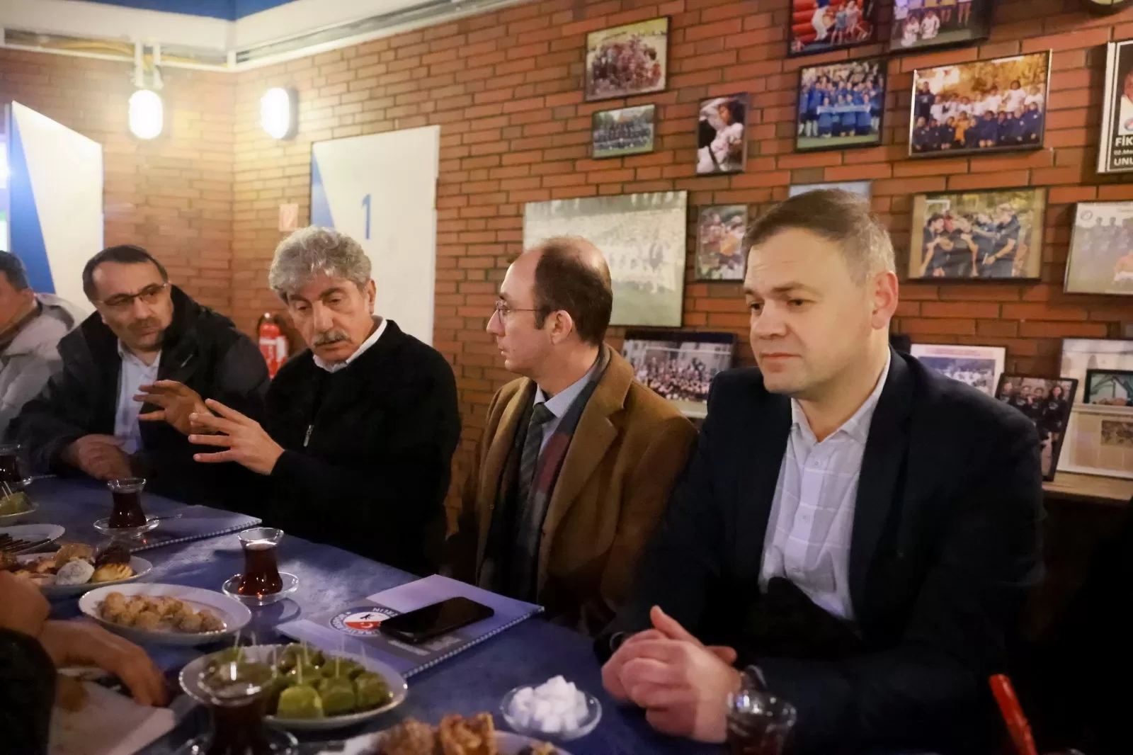 Başkonsolos Şanlı Berlin Türkiyemspor’u ziyaret etti