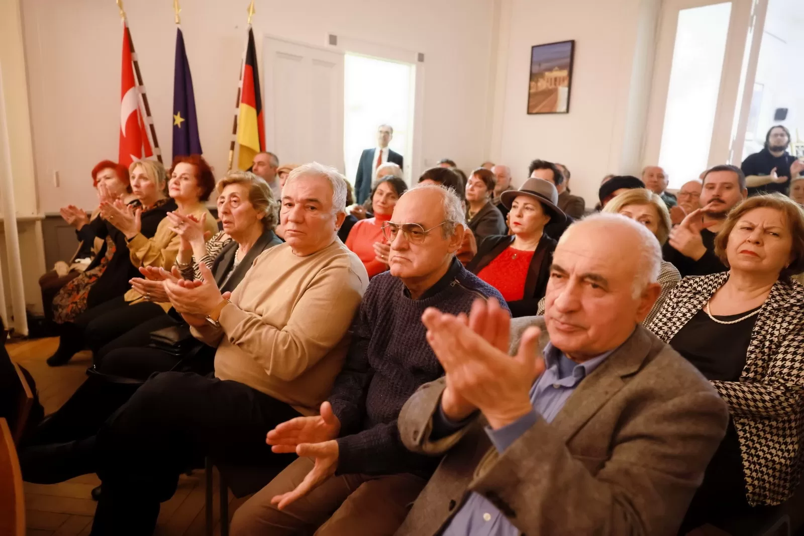 “Silah değil, kalem kullanan yürekli insanlar yok edilemez”