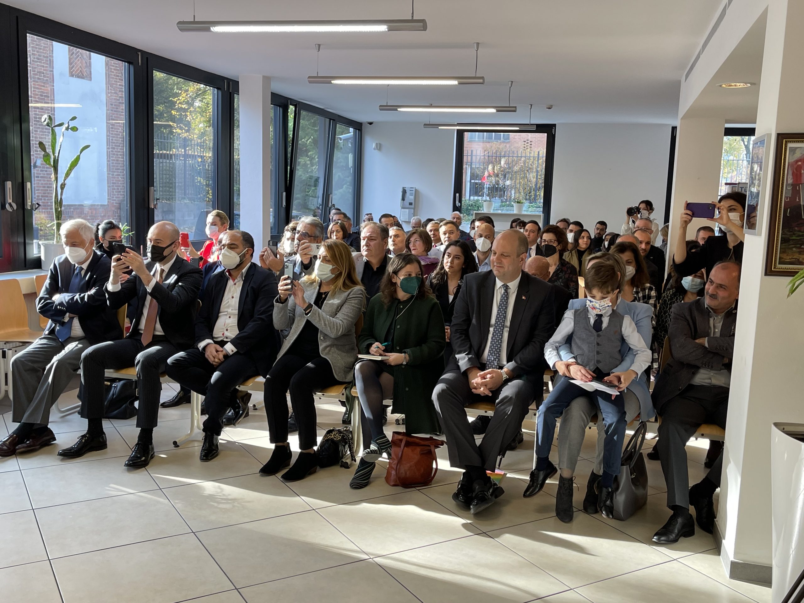 Berlin Başkonsolosluğu`nda 60 Yıllık Başarı Hikayesi başlıklı panel düzenlendi