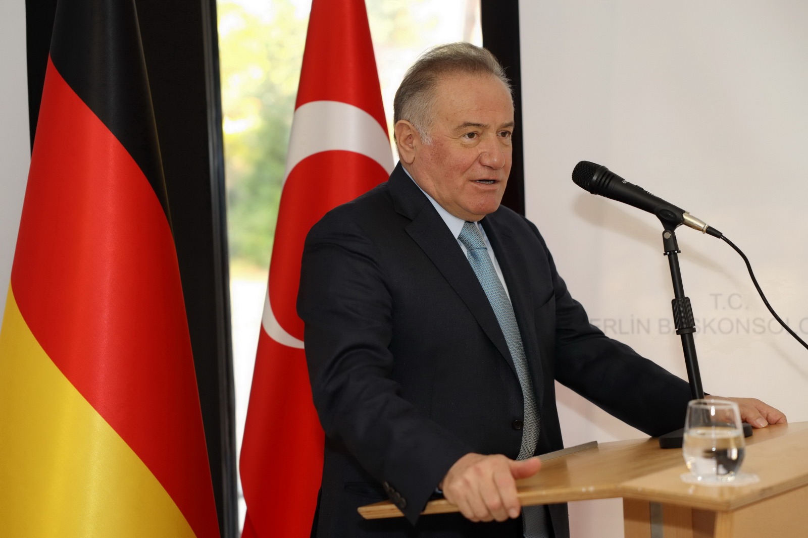 Berlin Başkonsolosluğu`nda 60 Yıllık Başarı Hikayesi başlıklı panel düzenlendi