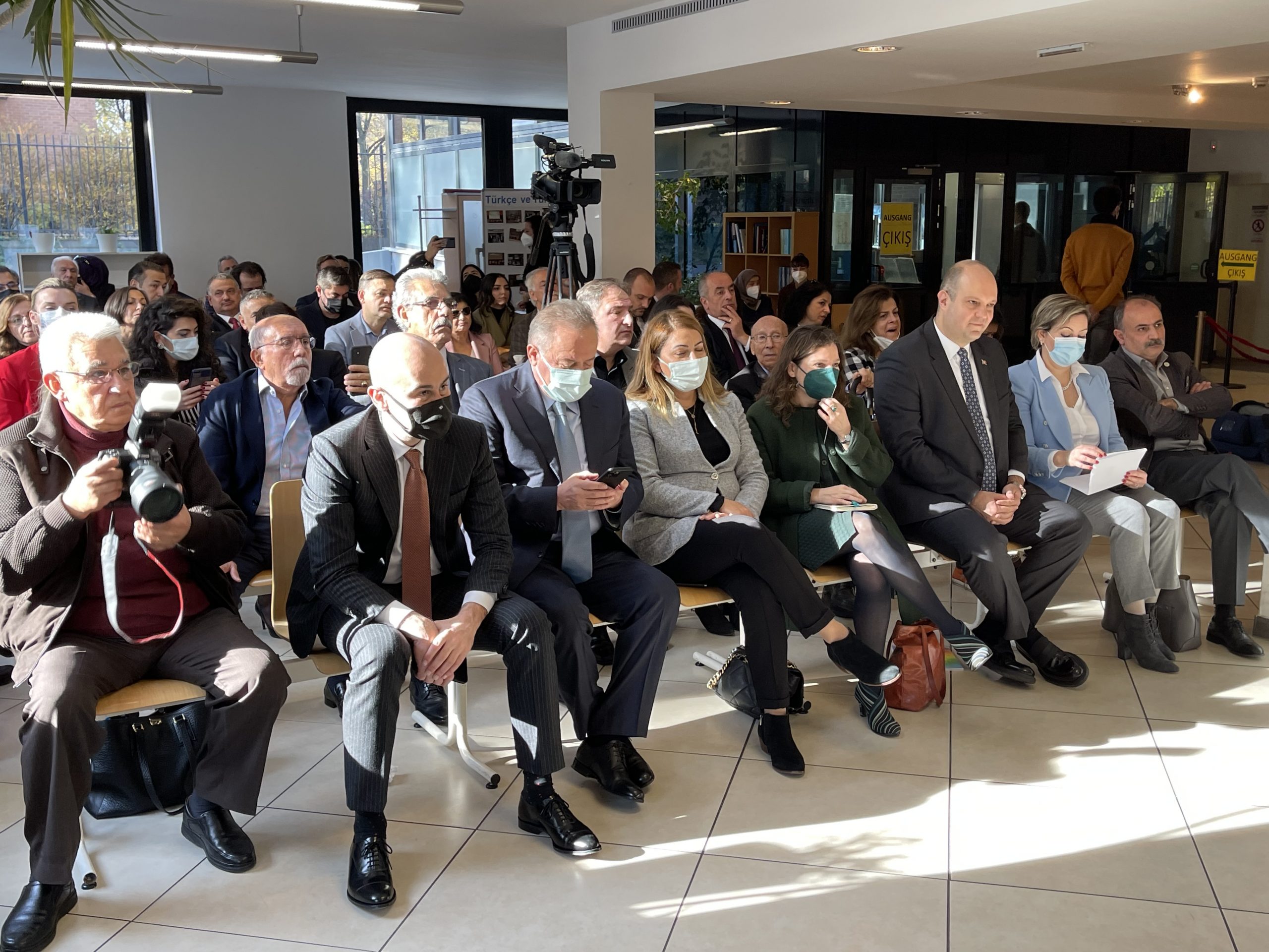Berlin Başkonsolosluğu`nda 60 Yıllık Başarı Hikayesi başlıklı panel düzenlendi