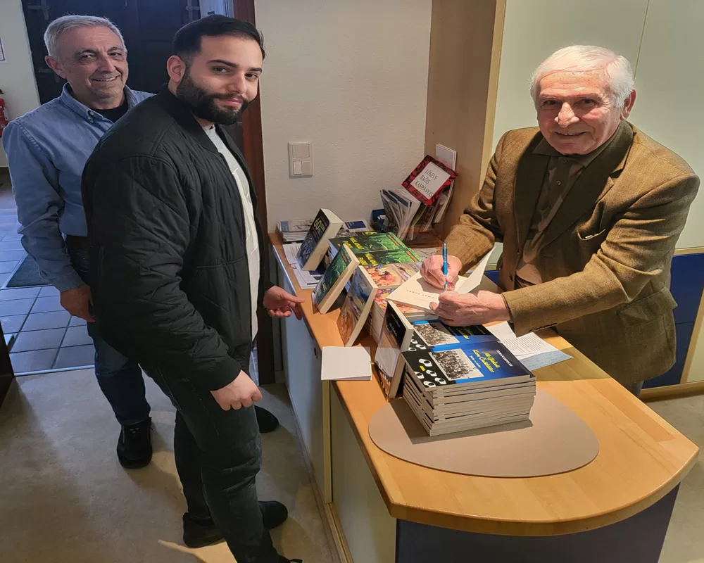 Akpınar, üçüncü kitabını önce öğrencilerine ve velilere tanıttı