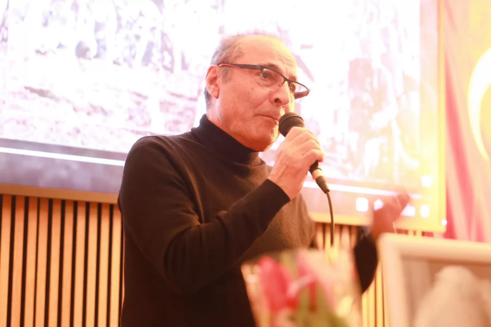 “Silah değil, kalem kullanan yürekli insanlar yok edilemez”