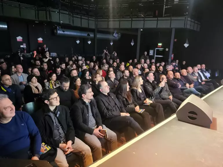 ‘Sevdamız Fenerbahçe’ için gurbetçilerle buluştu