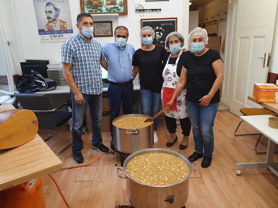 Berlin’de Sivaslı Canlar’dan Aşure