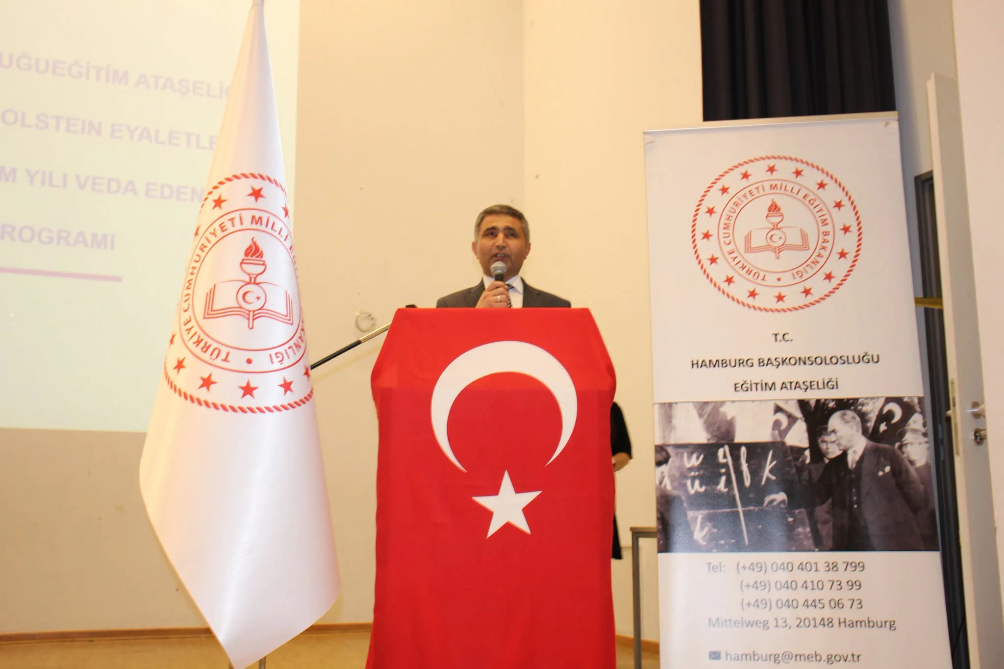 Hamburg’da Türkçe Öğretmenlerine Duygu Dolu Veda
