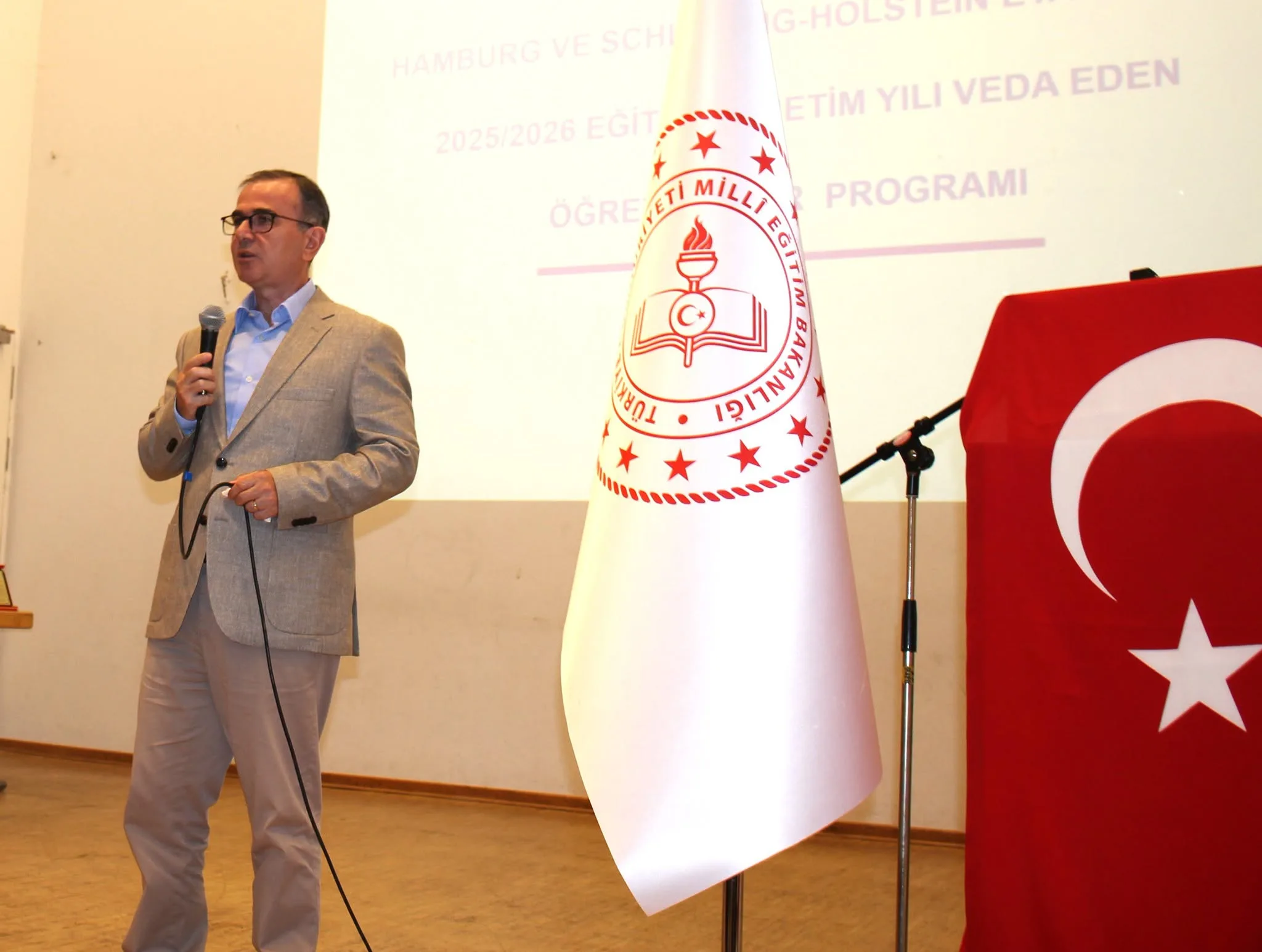 Hamburg’da Türkçe Öğretmenlerine Duygu Dolu Veda