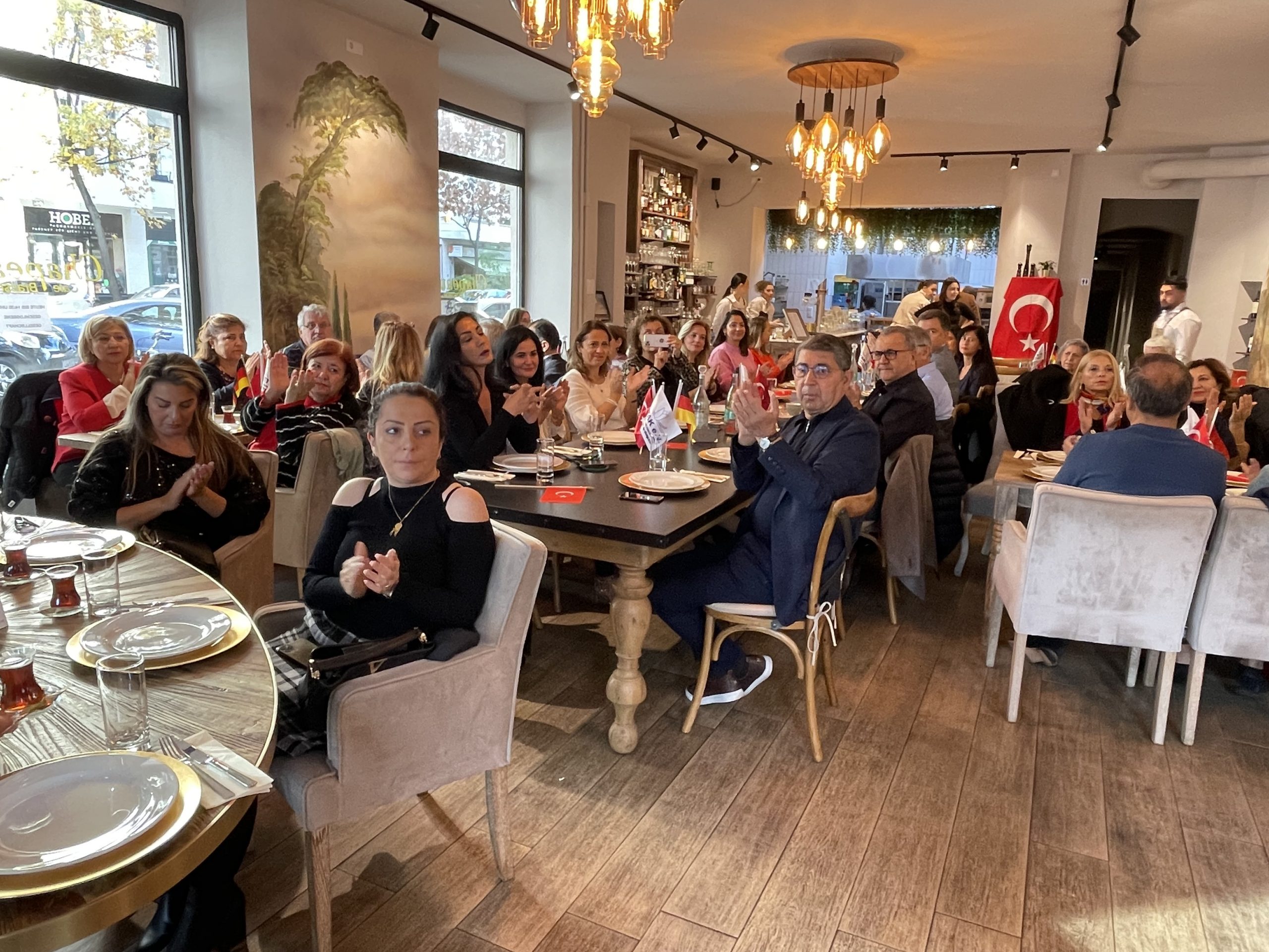 BETAK, Cumhuriyet`in 98. ve Almanya`ya göçün 60. Yılını kutladı