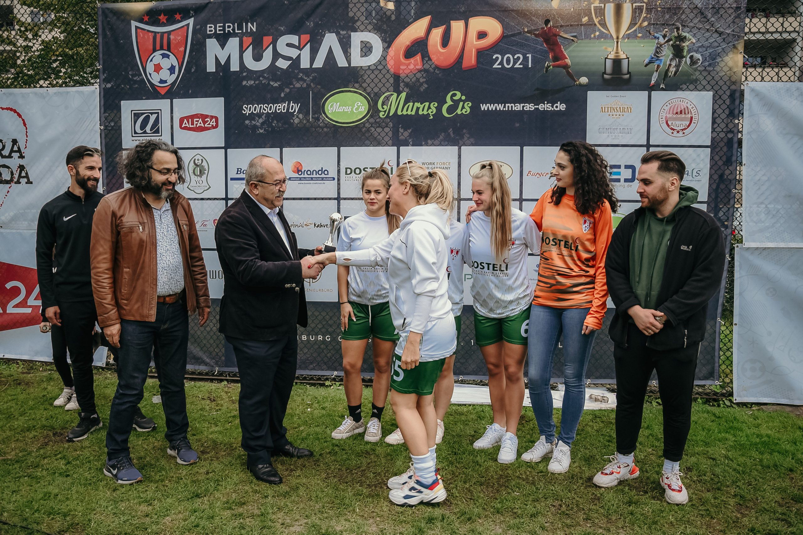 MÜSİAD Berlin futbol turnuvası düzenledi