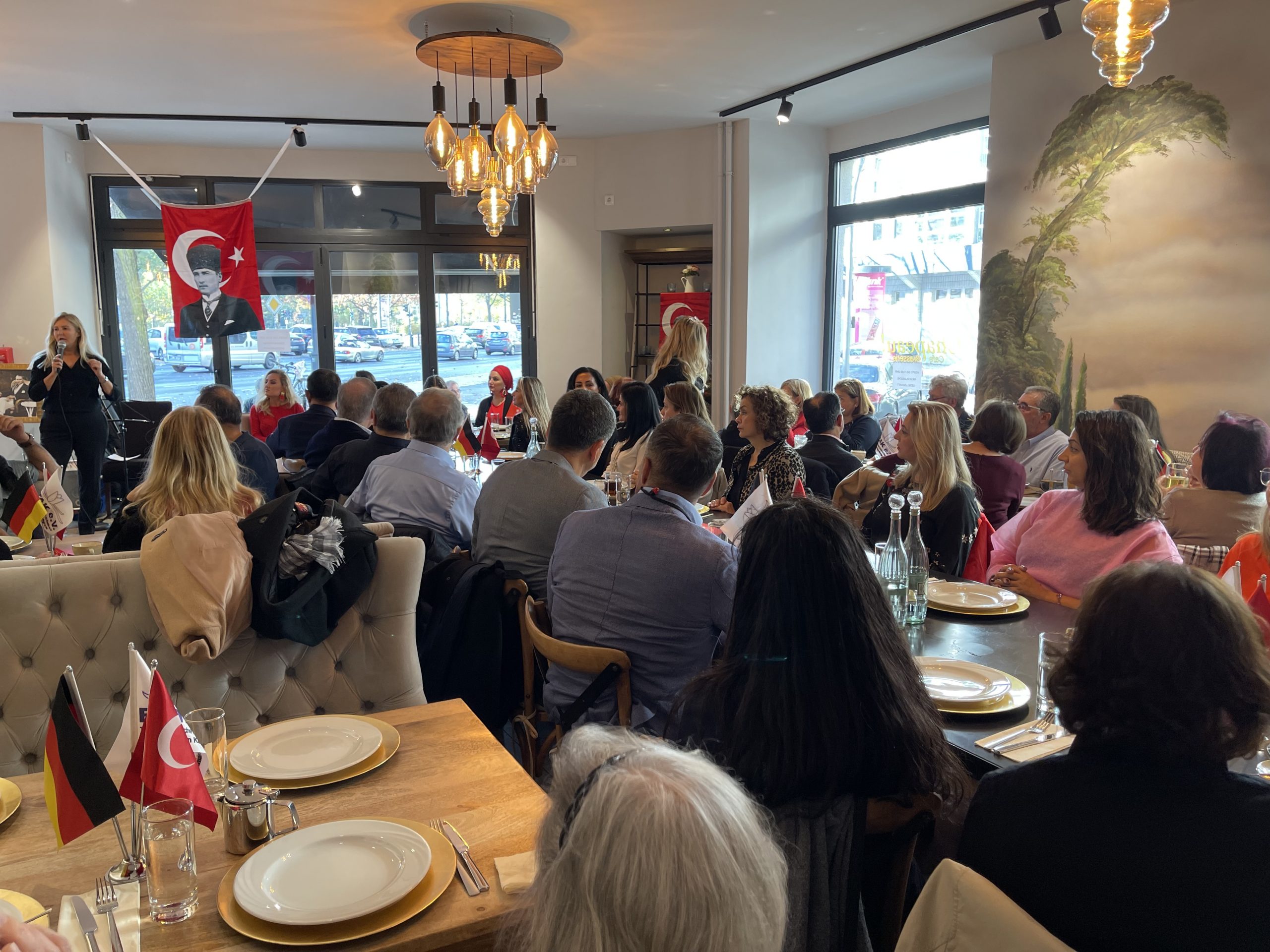 BETAK, Cumhuriyet`in 98. ve Almanya`ya göçün 60. Yılını kutladı