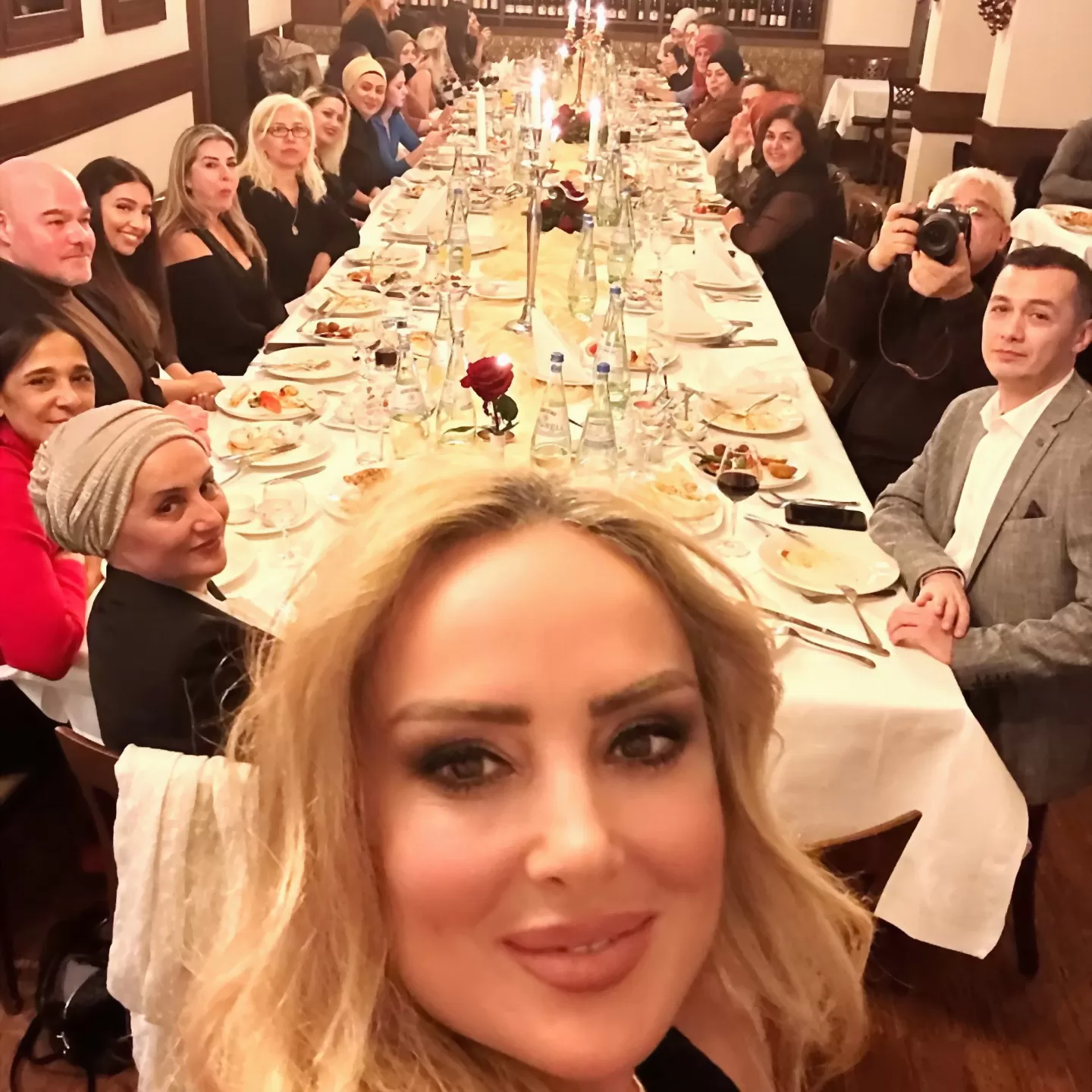 Dosteli Bakımevi 4 Farklı Restoranda 2023’e Veda Yemeği Verdi