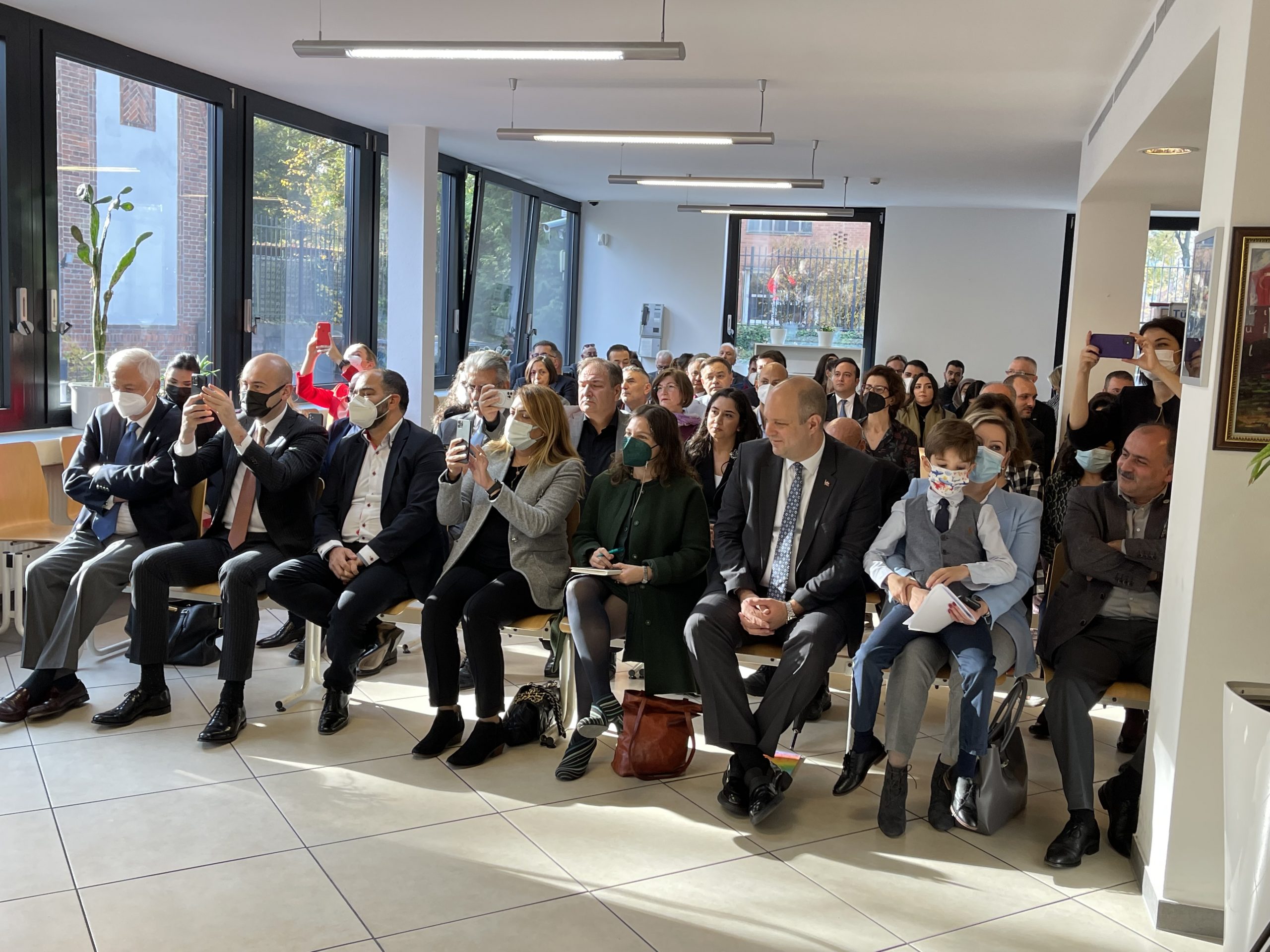 Berlin Başkonsolosluğu`nda 60 Yıllık Başarı Hikayesi başlıklı panel düzenlendi