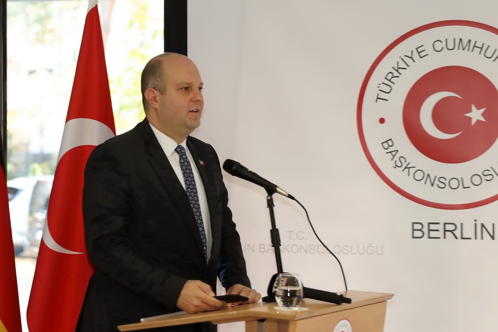 Berlin Başkonsolosluğu`nda 60 Yıllık Başarı Hikayesi başlıklı panel düzenlendi