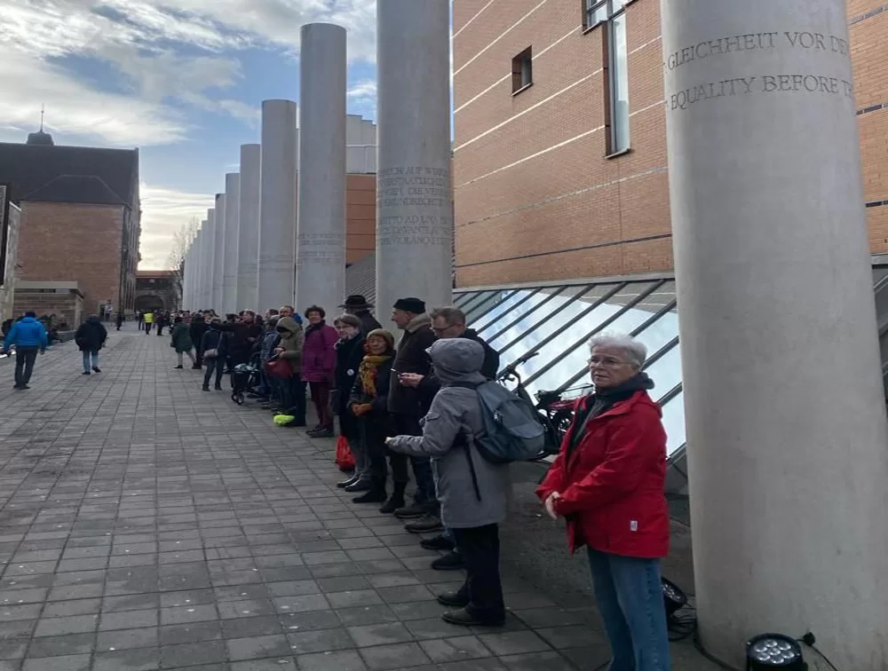 Nürnberg‘ de insan hakları için insan zinciri