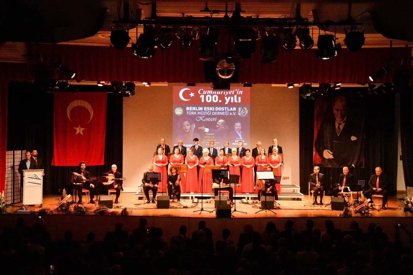 Eski Dostlar Korosu’ndan ‘Cumhuriyetin 100. Yılı’ konseri