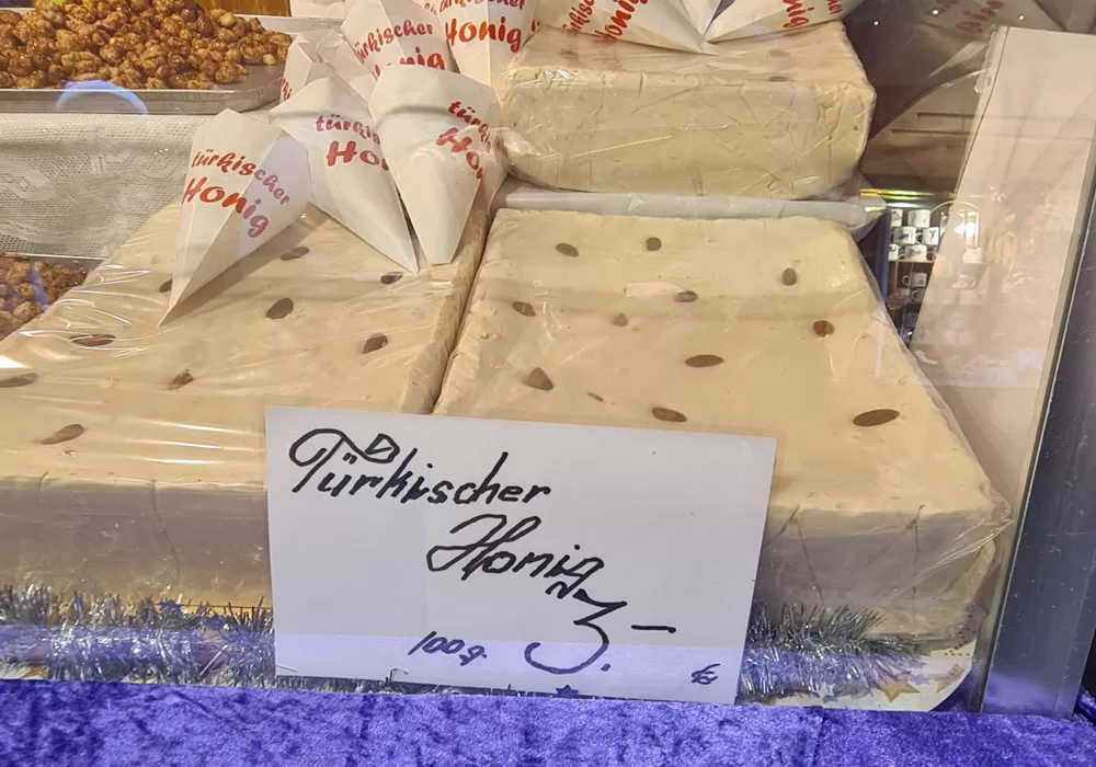 Nürnberg Noel Pazarında Kardeş şehir Antalya standı göz kamaştırdı