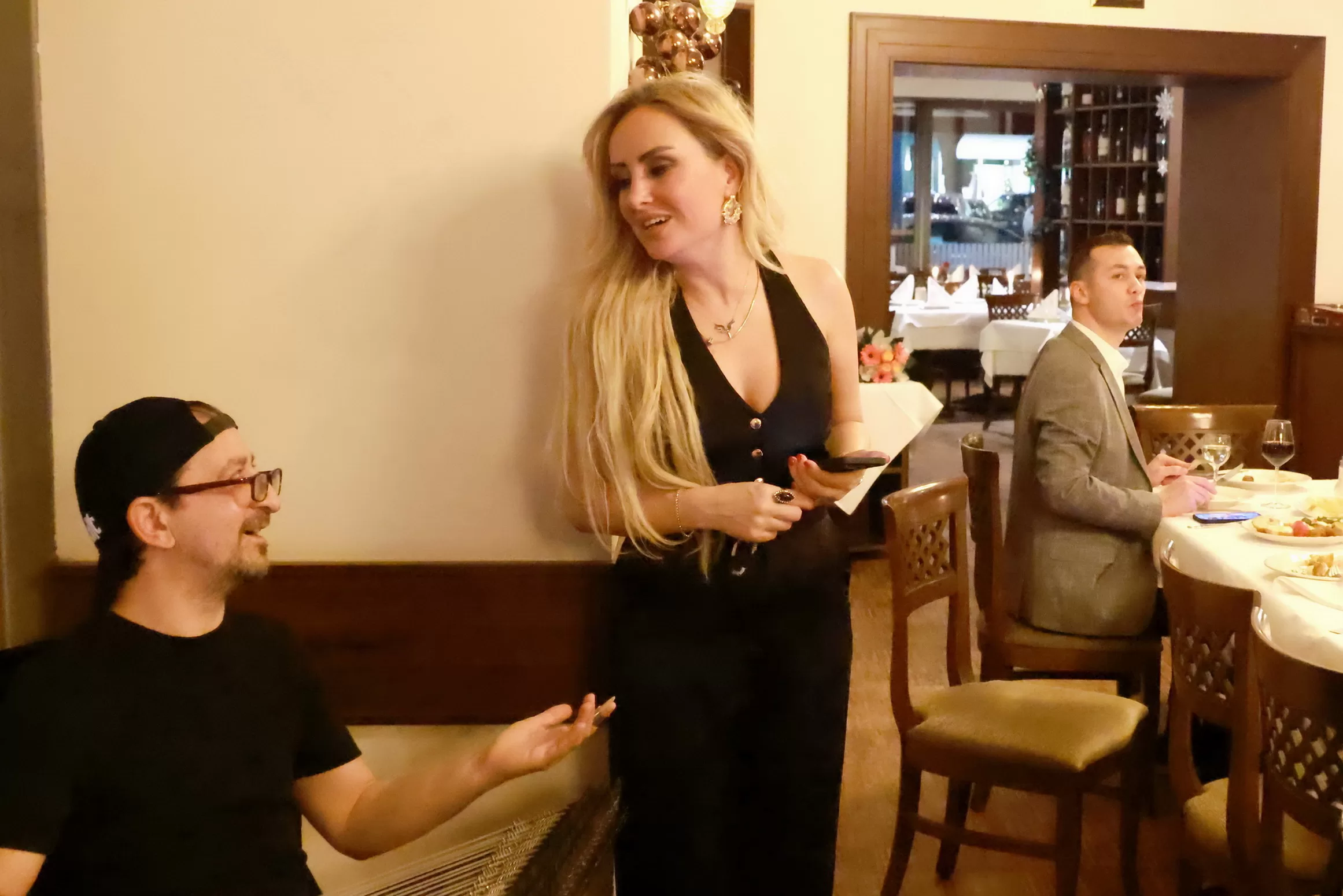 Dosteli Bakımevi 4 Farklı Restoranda 2023’e Veda Yemeği Verdi