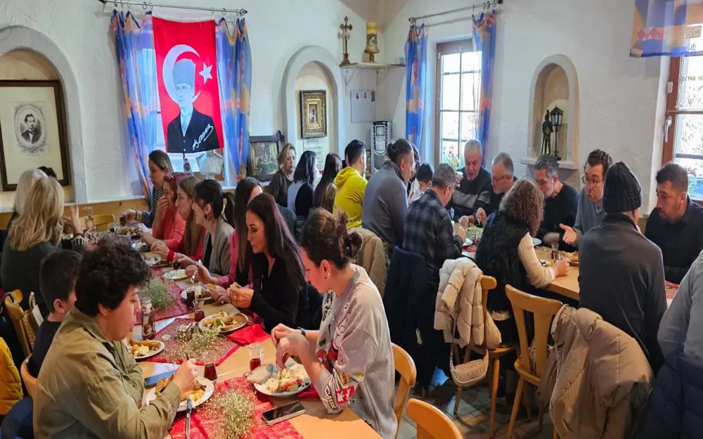 Regensburg ADD Öğretmenler Gününü Unutmadı