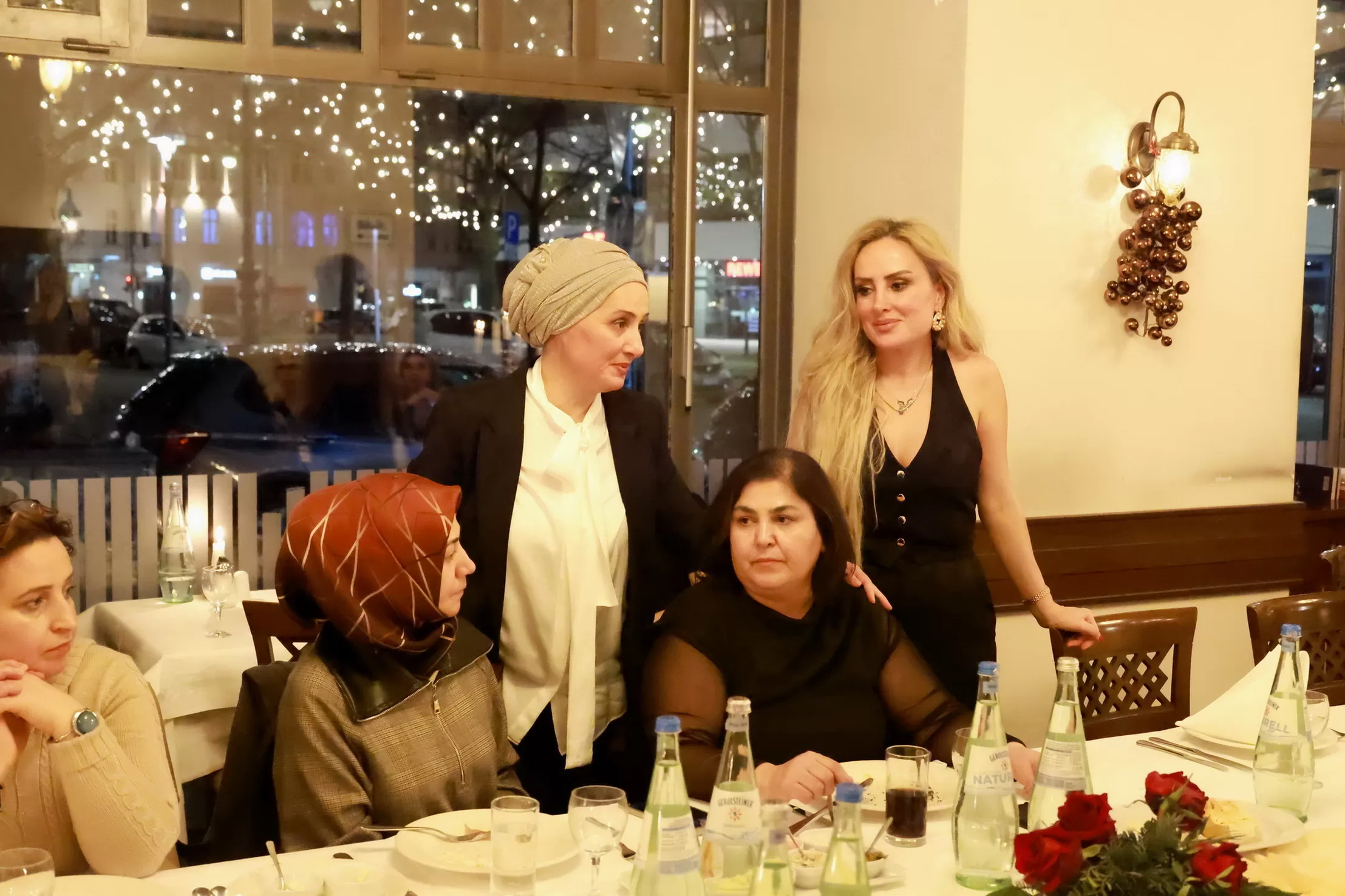 Dosteli Bakımevi 4 Farklı Restoranda 2023’e Veda Yemeği Verdi