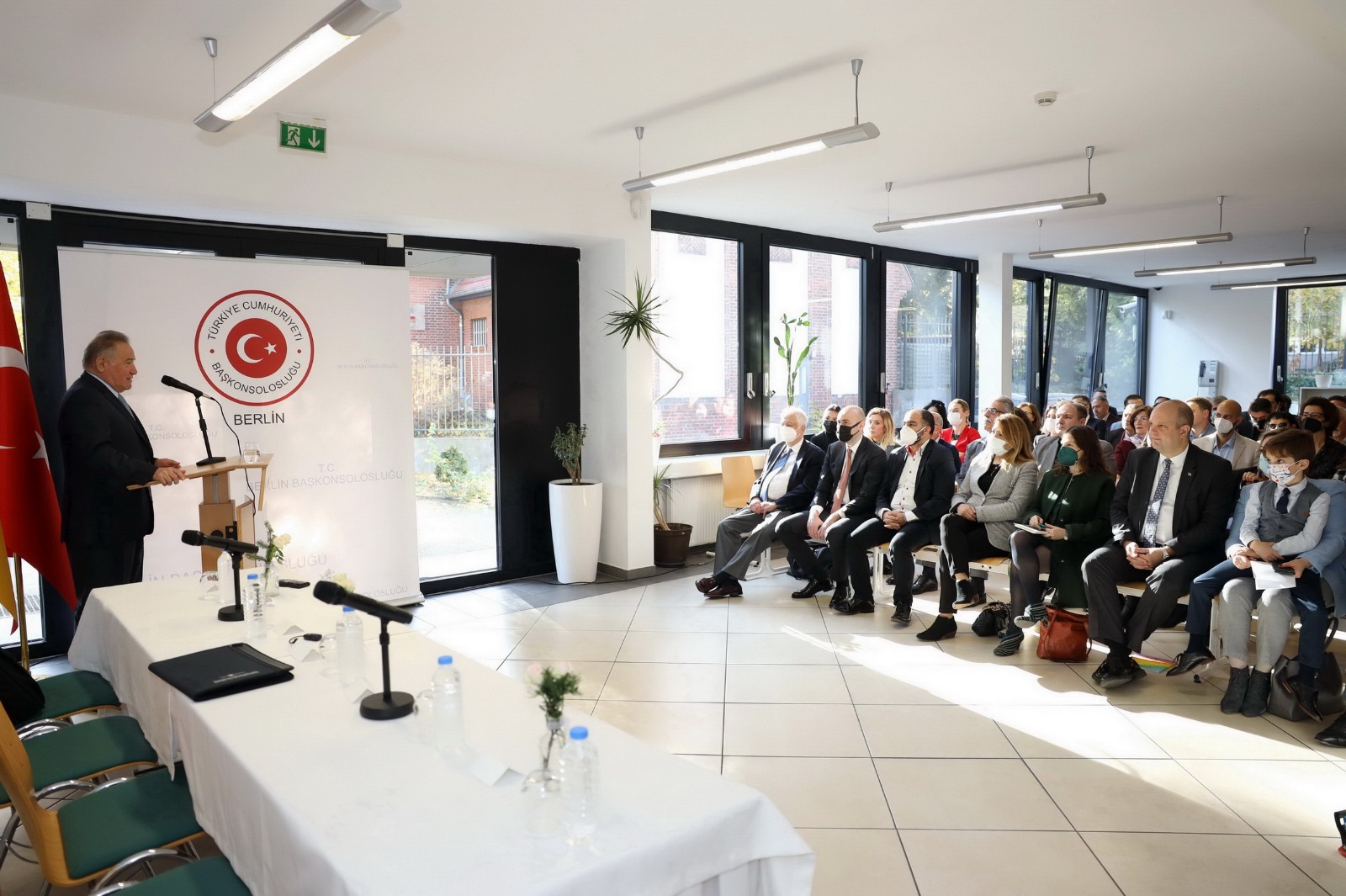 Berlin Başkonsolosluğu`nda 60 Yıllık Başarı Hikayesi başlıklı panel düzenlendi