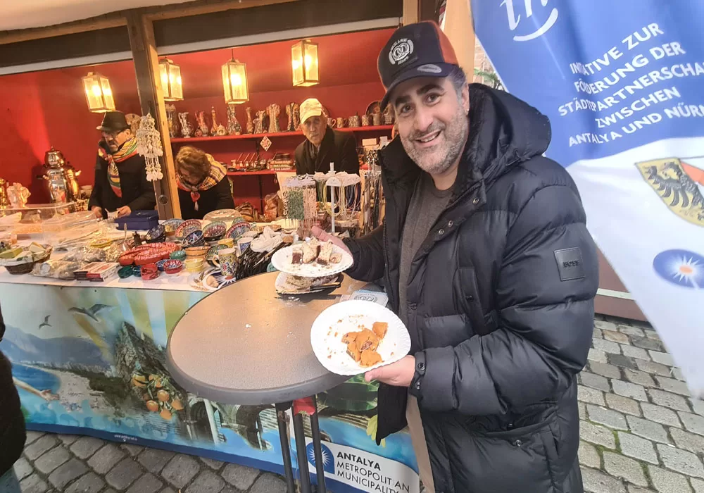Nürnberg Noel Pazarında Kardeş şehir Antalya standı göz kamaştırdı