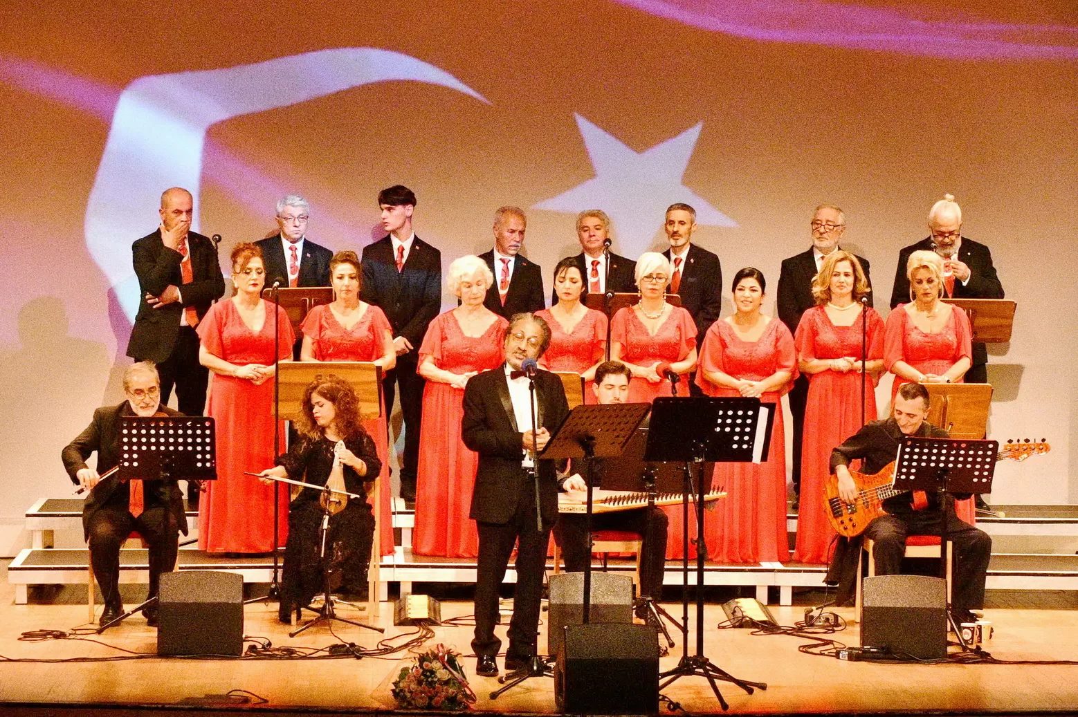 Eski Dostlar Korosu’ndan ‘Cumhuriyetin 100. Yılı’ konseri