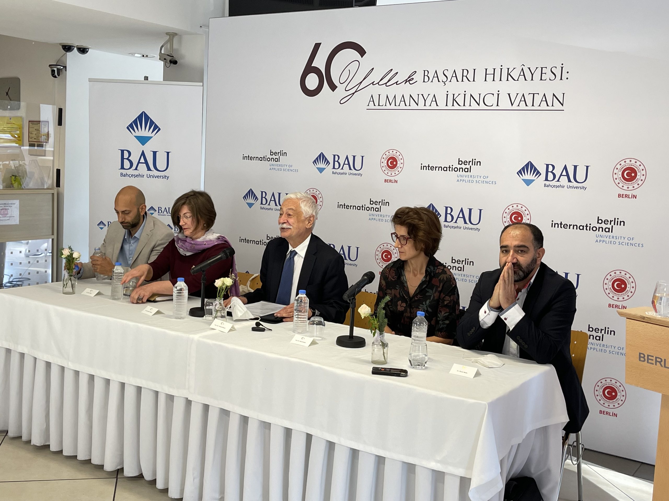 Berlin Başkonsolosluğu`nda 60 Yıllık Başarı Hikayesi başlıklı panel düzenlendi
