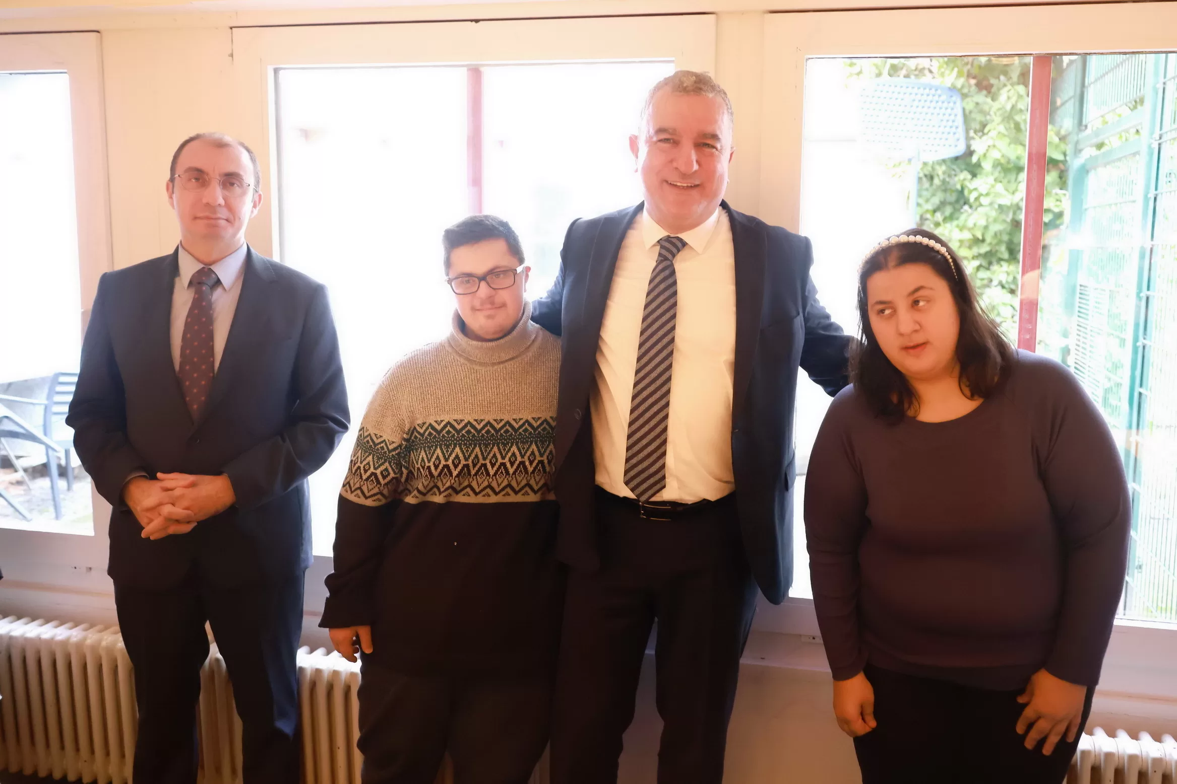 Büyükelçi Şen ve Başkonsolos Şanlı Mina Engelliler Derneği’ni ziyaret ettiler
