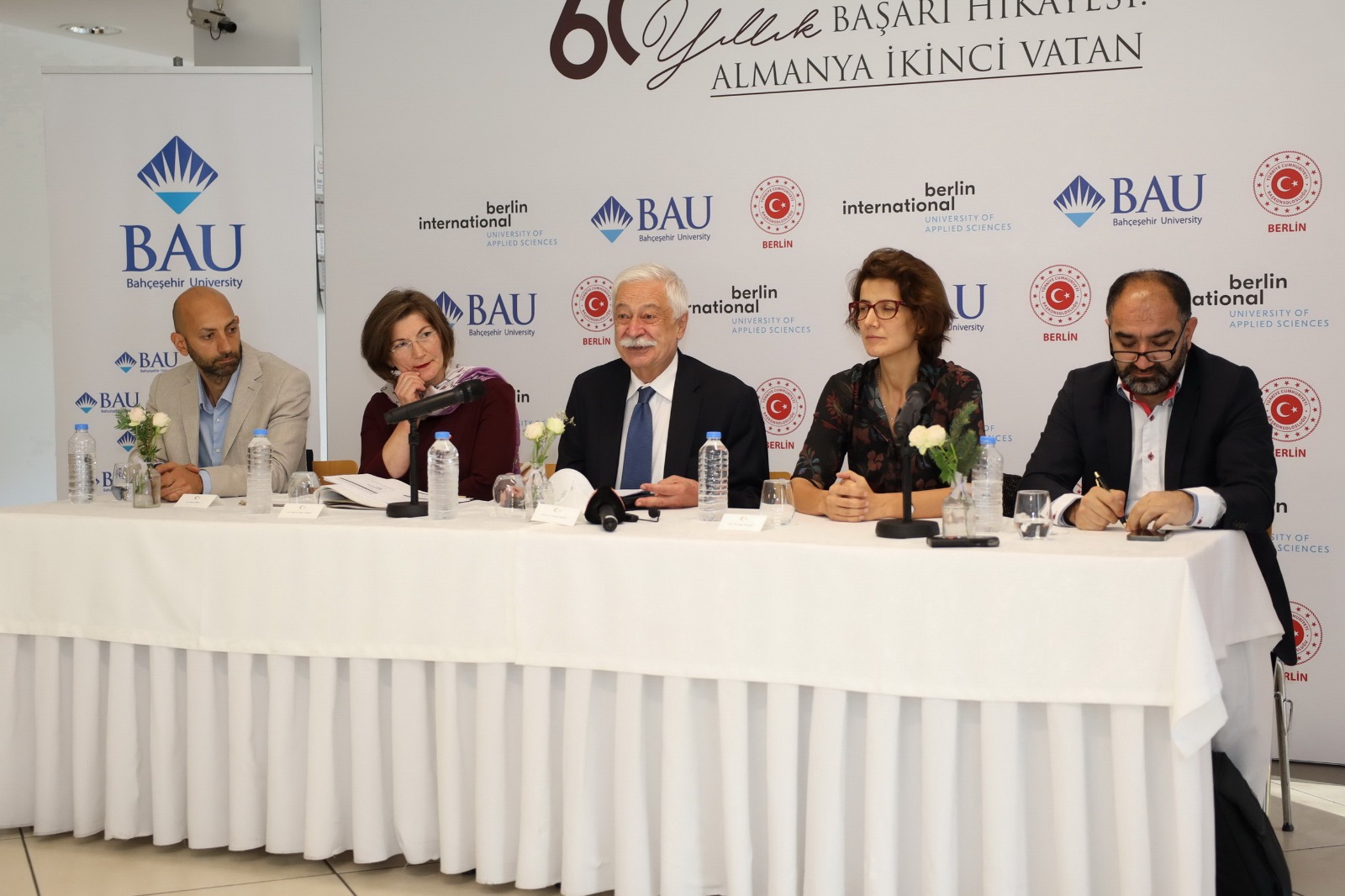 Berlin Başkonsolosluğu`nda 60 Yıllık Başarı Hikayesi başlıklı panel düzenlendi