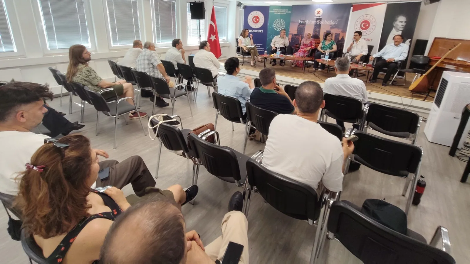 Başkonsolos ve yazarlardan Almanya’da edebiyat sohbeti