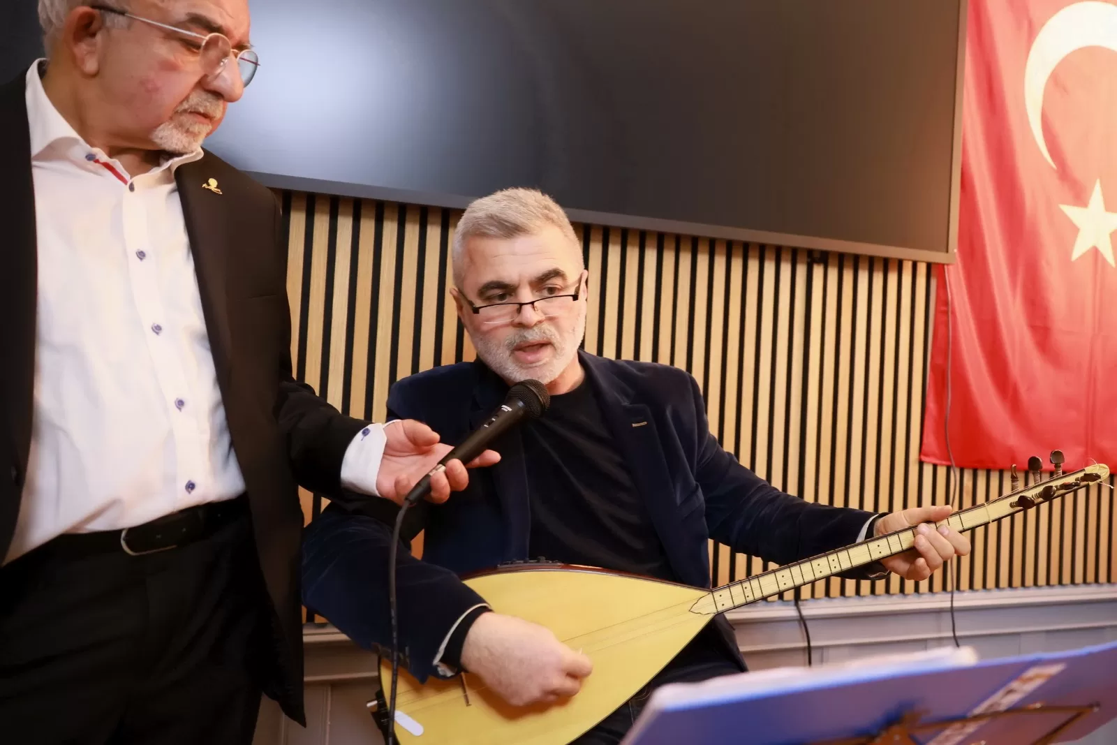 “Silah değil, kalem kullanan yürekli insanlar yok edilemez”