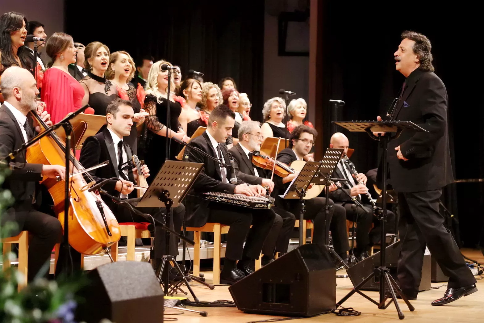 35. Yılı ‘Barışın olduğu yerde hayat çiçek açar’ konserle kutlandılar