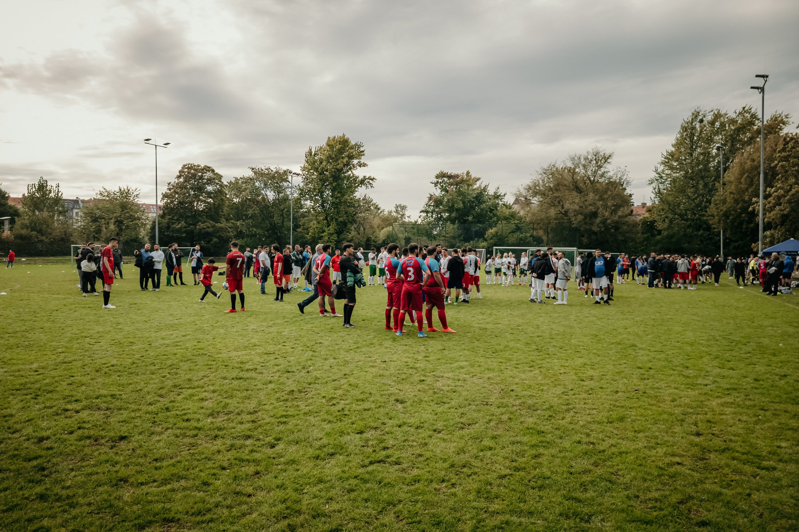MÜSİAD Berlin futbol turnuvası düzenledi