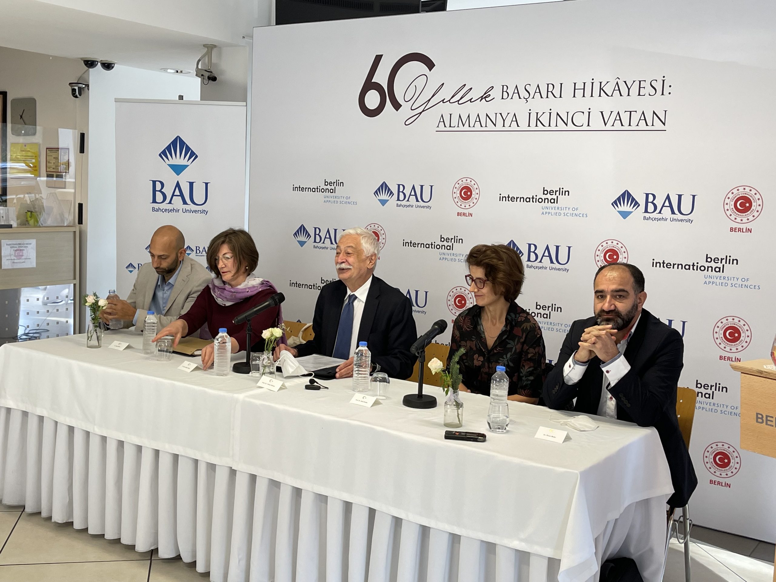 Berlin Başkonsolosluğu`nda 60 Yıllık Başarı Hikayesi başlıklı panel düzenlendi