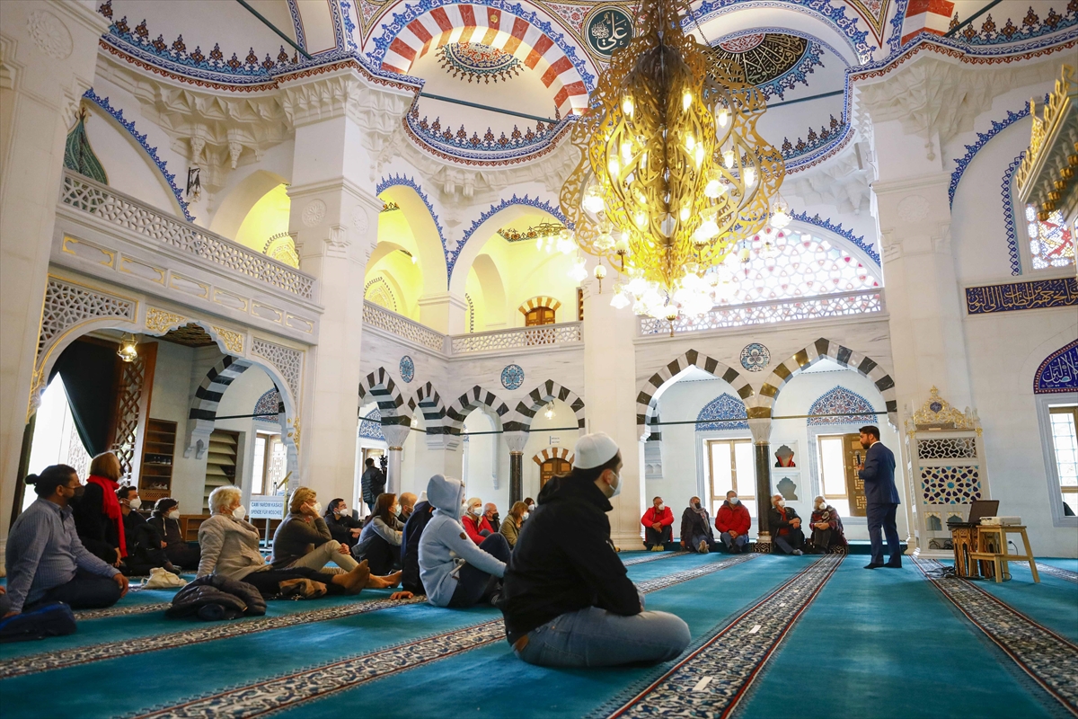 Almanya'daki camilerde 'Açık Kapı Günü' etkinliği düzenlendi