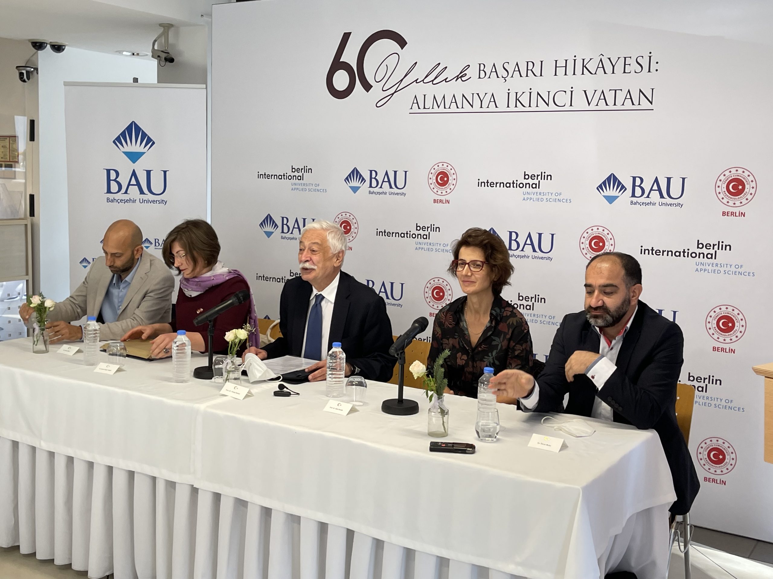 Berlin Başkonsolosluğu`nda 60 Yıllık Başarı Hikayesi başlıklı panel düzenlendi
